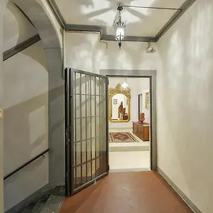 Apartment Palazzo Anselmi By Halldis, Florence