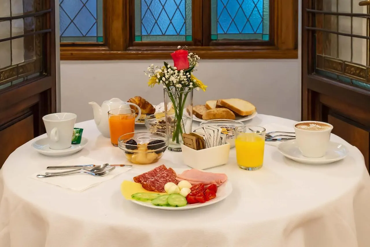 Hotel Accademia Florence 3*,  Italy